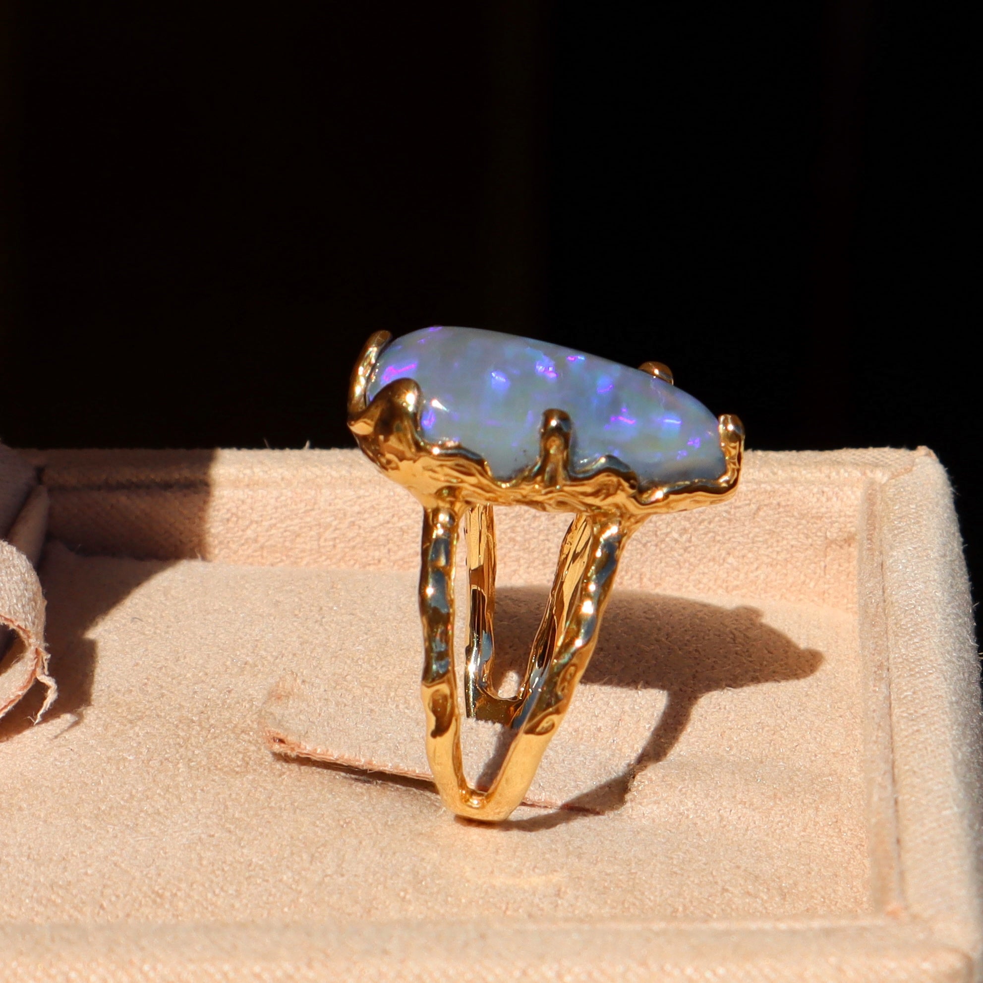 Purple Wavy Bezel Ring - Sam Tsia